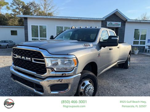 Used 2024 RAM 3500 Tradesman w/ Towing Technology Group AWD/4WD image 9