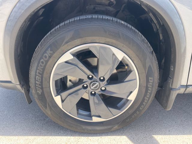Used 2024 Nissan Rogue SV FWD image 27