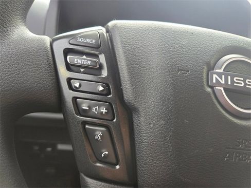 Used 2022 Nissan Frontier SV image 28