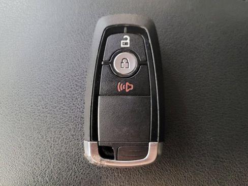 Used 2017 Ford Edge SEL w/ Equipment Group 201A FWD image 32