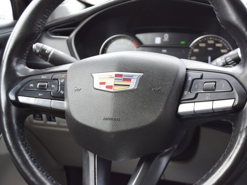 Used 2021 Cadillac XT4 Premium Luxury image 16