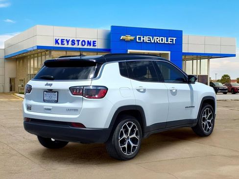 Used 2025 Jeep Compass Limited AWD/4WD image 7