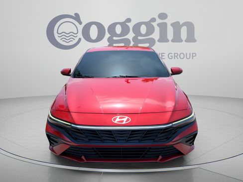 Certified 2024 Hyundai Elantra Blue FWD image 8