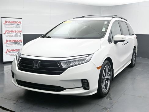 Used 2023 Honda Odyssey Touring image 4