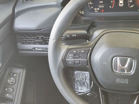Used 2023 Honda Accord LX image 17
