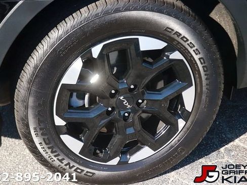 Certified 2025 Kia Sorento S w/ Panoramic Sunroof Package FWD image 9