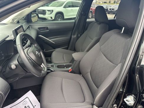 Used 2023 Toyota Corolla Cross LE w/ Moonroof Package image 15