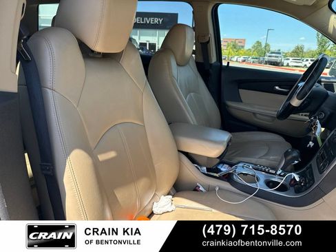 Used 2012 GMC Acadia SLT FWD image 5
