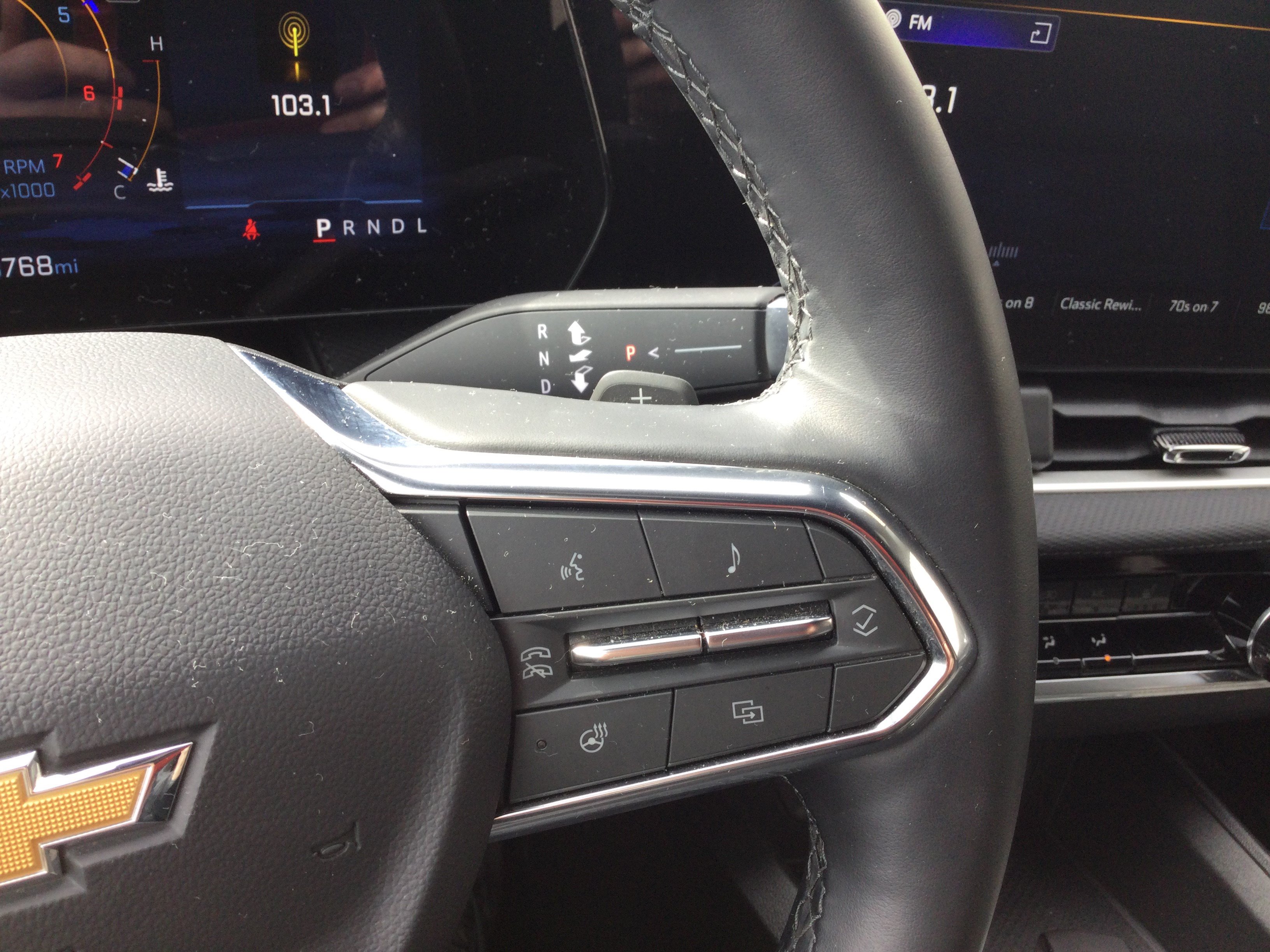 Used 2025 Chevrolet Equinox LT w/ Safety and Technology Package AWD/4WD image 13