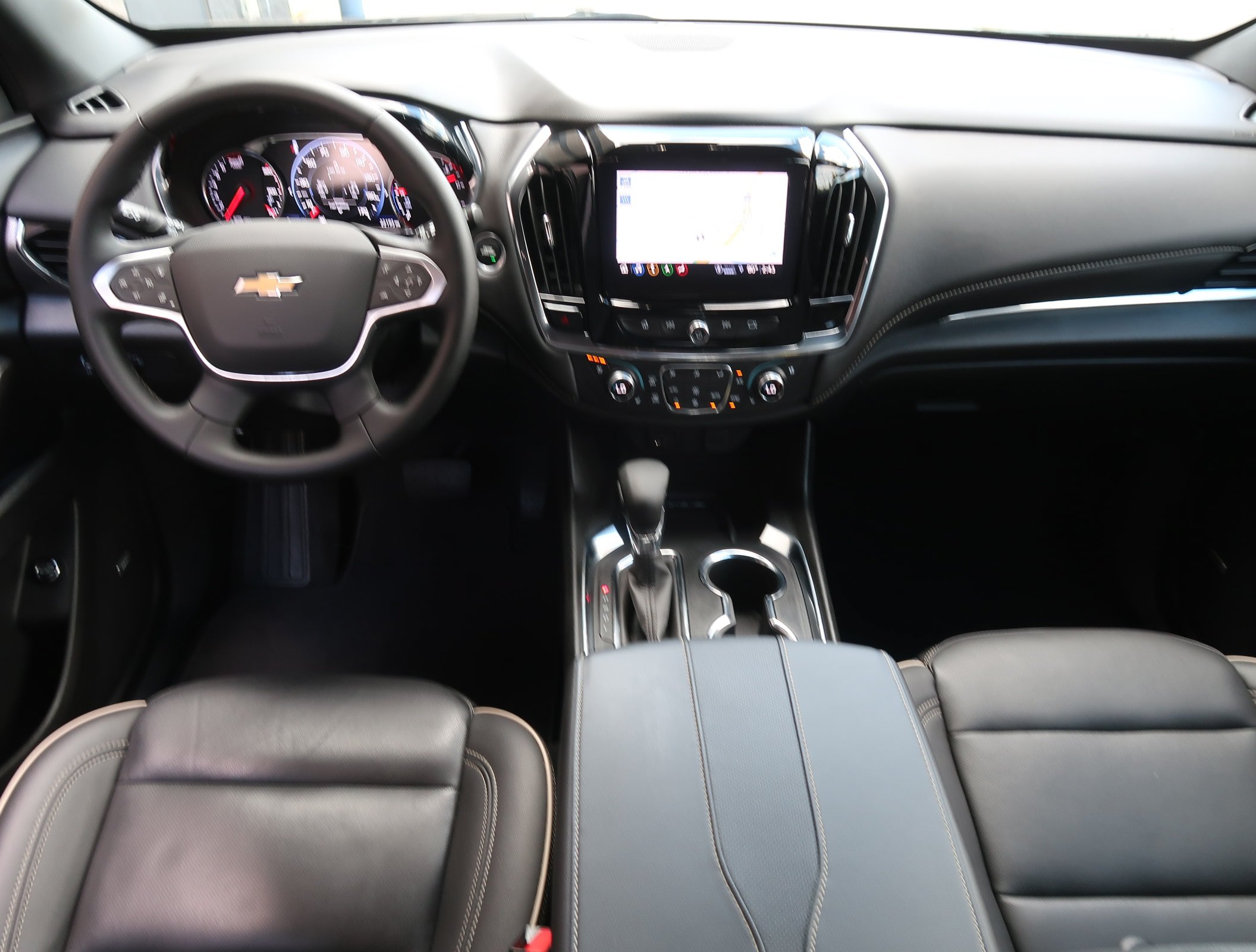 Used 2023 Chevrolet Traverse Premier w/ LPO, Cargo Package FWD image 10