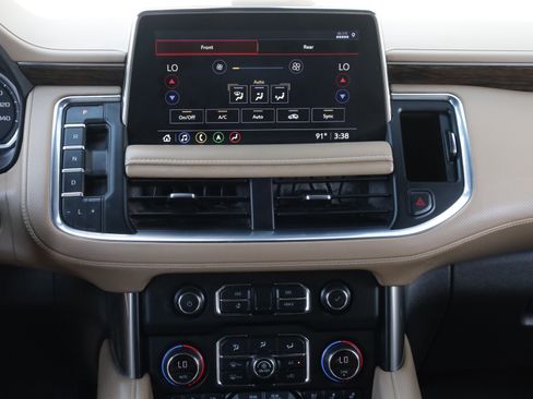 Used 2021 Chevrolet Tahoe Premier RWD image 8