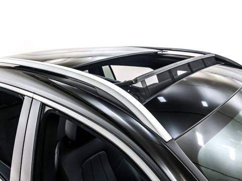 Certified 2025 Mercedes-Benz GLB 250 image 23