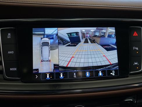 Used 2021 Buick Enclave Avenir w/ Avenir Technology Package AWD/4WD image 38