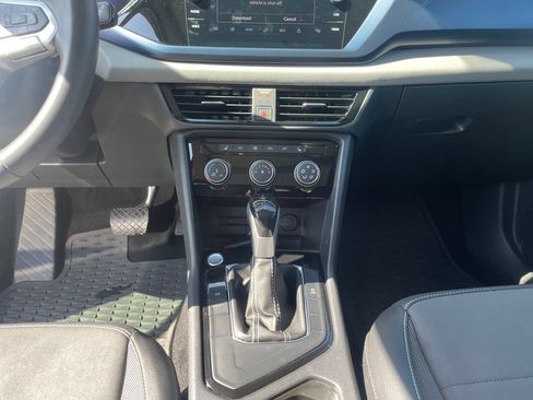 Certified 2023 Volkswagen Taos SE w/ Panoramic Sunroof Package FWD image 11