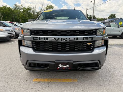 Used 2020 Chevrolet Silverado 1500 Custom w/ Custom Value Package AWD/4WD image 2