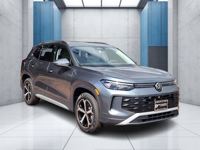 New 2025 Volkswagen Tiguan SE