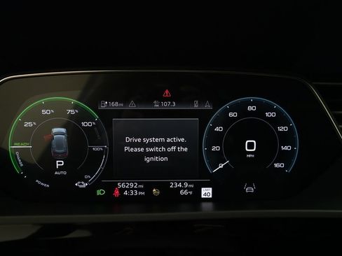 Used 2022 Audi e-tron Premium Plus w/ Premium Plus Package AWD/4WD image 2