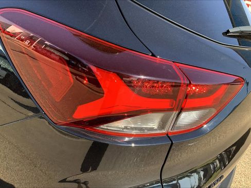 Used 2022 Chevrolet TrailBlazer RS image 28