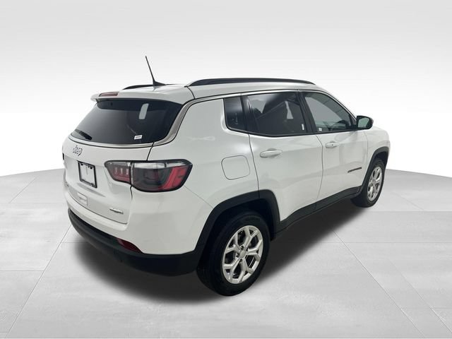 Used 2024 Jeep Compass Latitude AWD/4WD image 5
