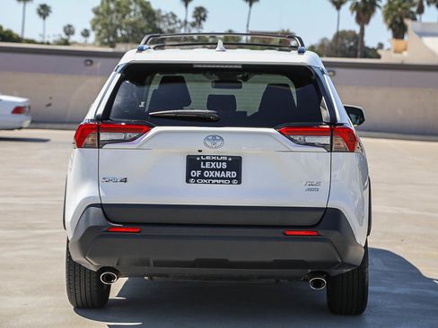Used 2020 Toyota RAV4 XLE w/ Convenience Package image 6