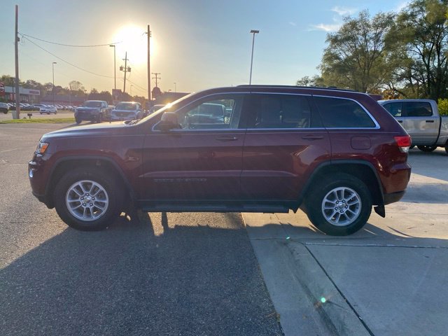 Used 2019 Jeep Grand Cherokee Laredo AWD/4WD image 9