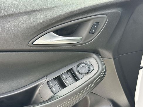 Used 2025 Buick Encore GX Preferred FWD image 21