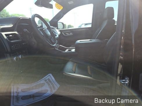 Used 2024 GMC Yukon AT4 w/ Technology Package AWD/4WD image 9