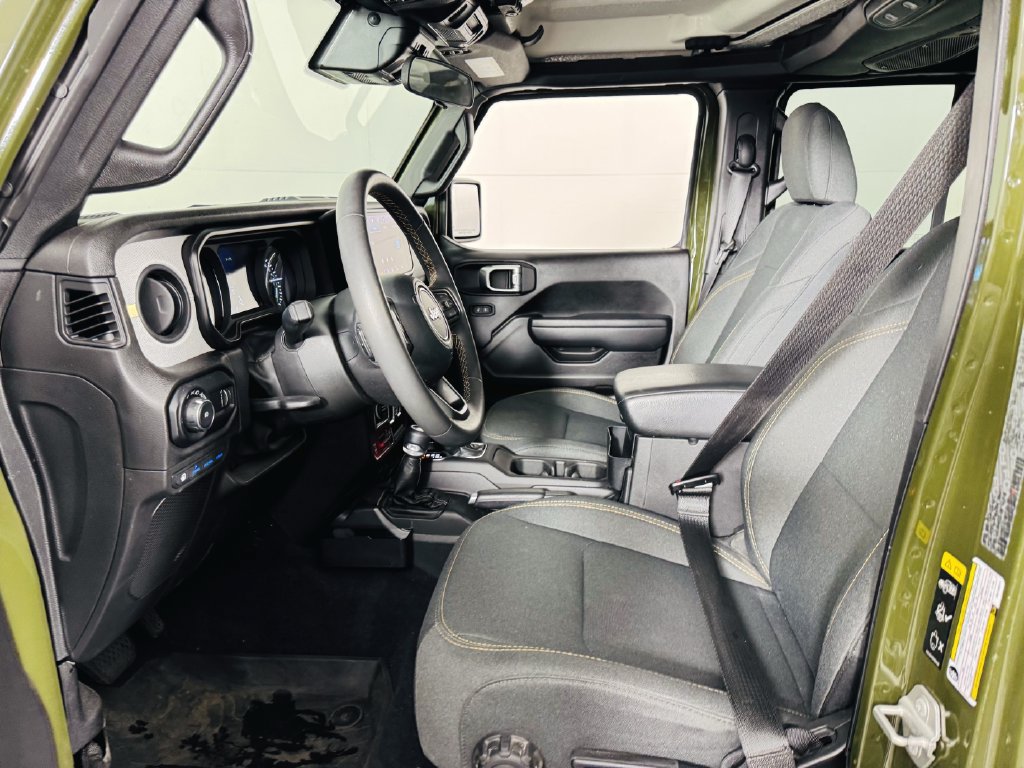 Used 2024 Jeep Wrangler Unlimited AWD/4WD image 6