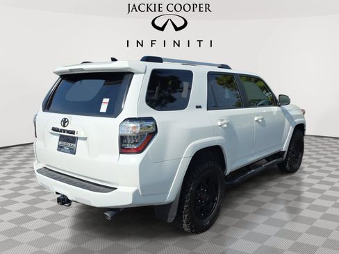 Used 2022 Toyota 4Runner SR5 Premium w/ Moonroof Package AWD/4WD image 5