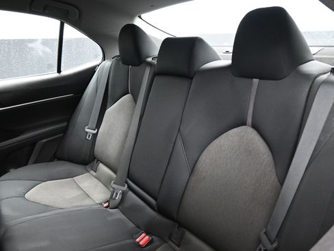 Certified 2021 Toyota Camry LE image 17