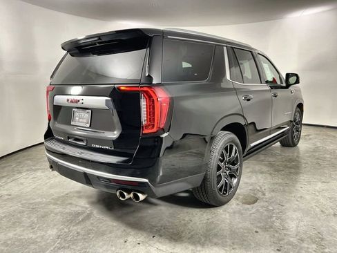 Used 2024 GMC Yukon Denali w/ Denali Reserve Package image 8
