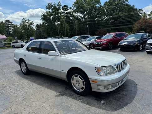 Used 2000 Lexus LS 400 w/ Platinum Series RWD image 3