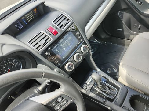 Used 2016 Subaru Forester 2.5i Touring w/ Eyesight & Navigation System AWD/4WD image 31