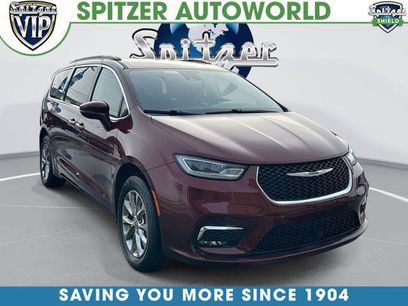 Certified 2022 Chrysler Pacifica Touring-L