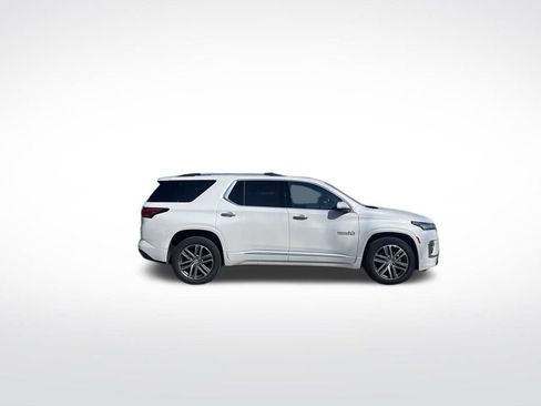 Used 2023 Chevrolet Traverse High Country AWD/4WD image 5