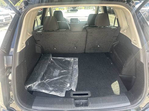 Used 2025 Nissan Rogue SV FWD image 18