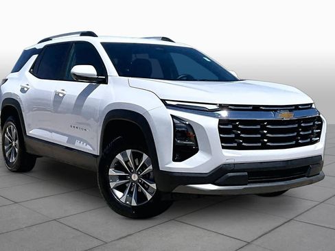 Used 2025 Chevrolet Equinox LT w/ Convenience Package II FWD image 3