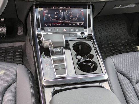 Used 2024 Audi Q8 Premium Plus image 30