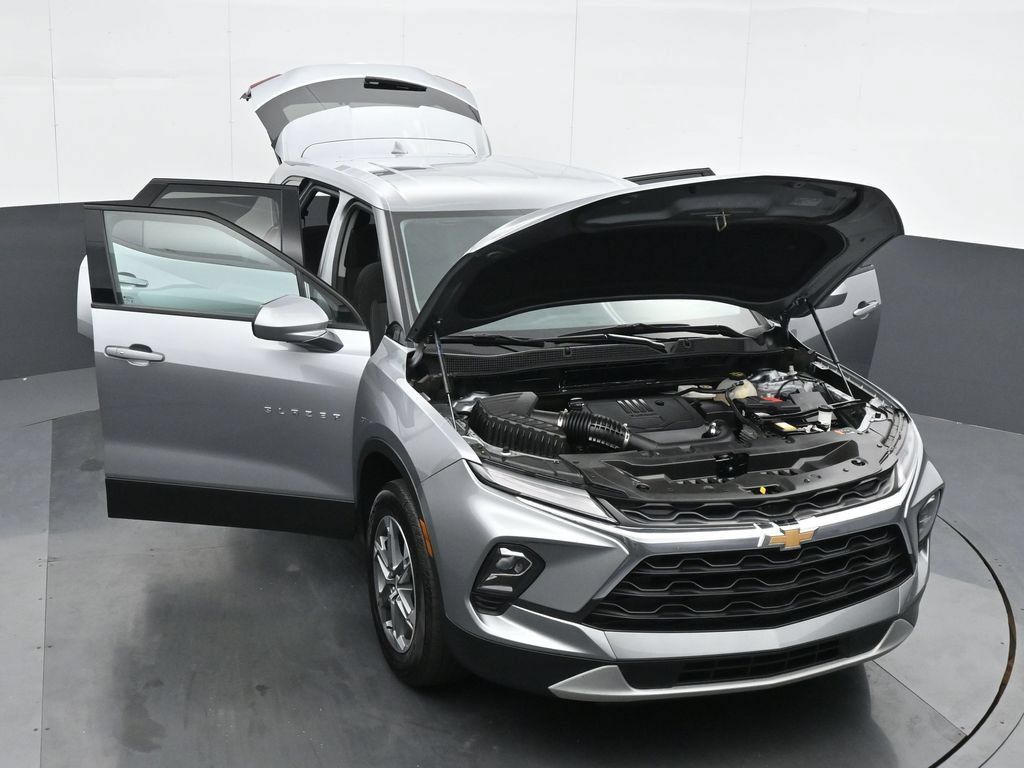 Used 2025 Chevrolet Blazer LT FWD image 35