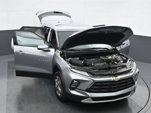 Used 2025 Chevrolet Blazer LT FWD image 35