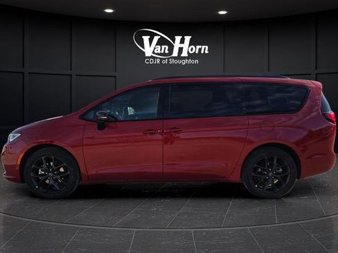 New 2026 Chrysler Pacifica Select w/ S Appearance Package image 11