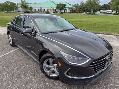 Used 2023 Hyundai Sonata SE w/ Preferred Accessory Package FWD image 2