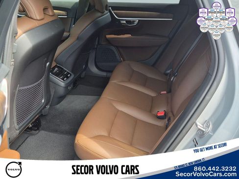 Used 2025 Volvo V90 B6 Cross Country Plus AWD/4WD image 16