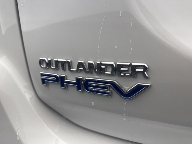 Used 2021 Mitsubishi Outlander 4WD Plug-In Hybrid image 44