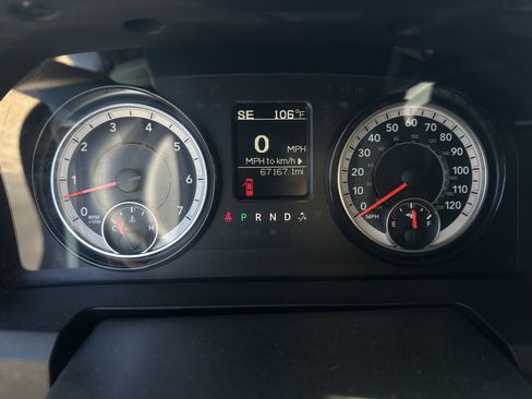 Used 2019 RAM 1500 Classic SLT AWD/4WD image 16