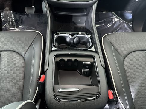 New 2026 Chrysler Pacifica Limited w/ S Appearance Package image 27