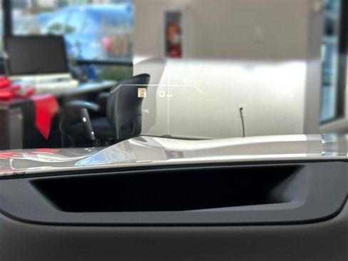 Used 2024 BMW X6 M60i w/ Dynamic Handling Package image 54