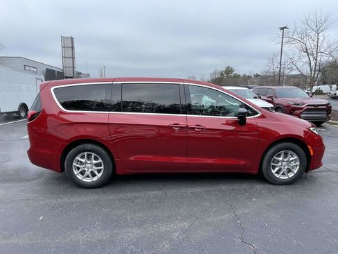 New 2026 Chrysler Pacifica Select FWD image 10