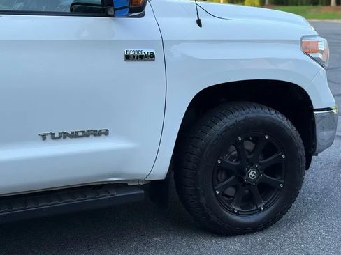 Used 2016 Toyota Tundra SR5 w/ TRD Off Road Package image 10