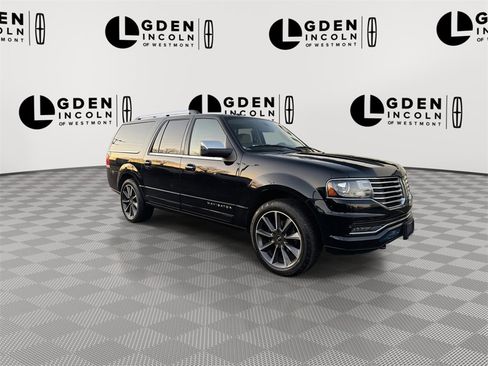 Used 2017 Lincoln Navigator L Reserve image 2
